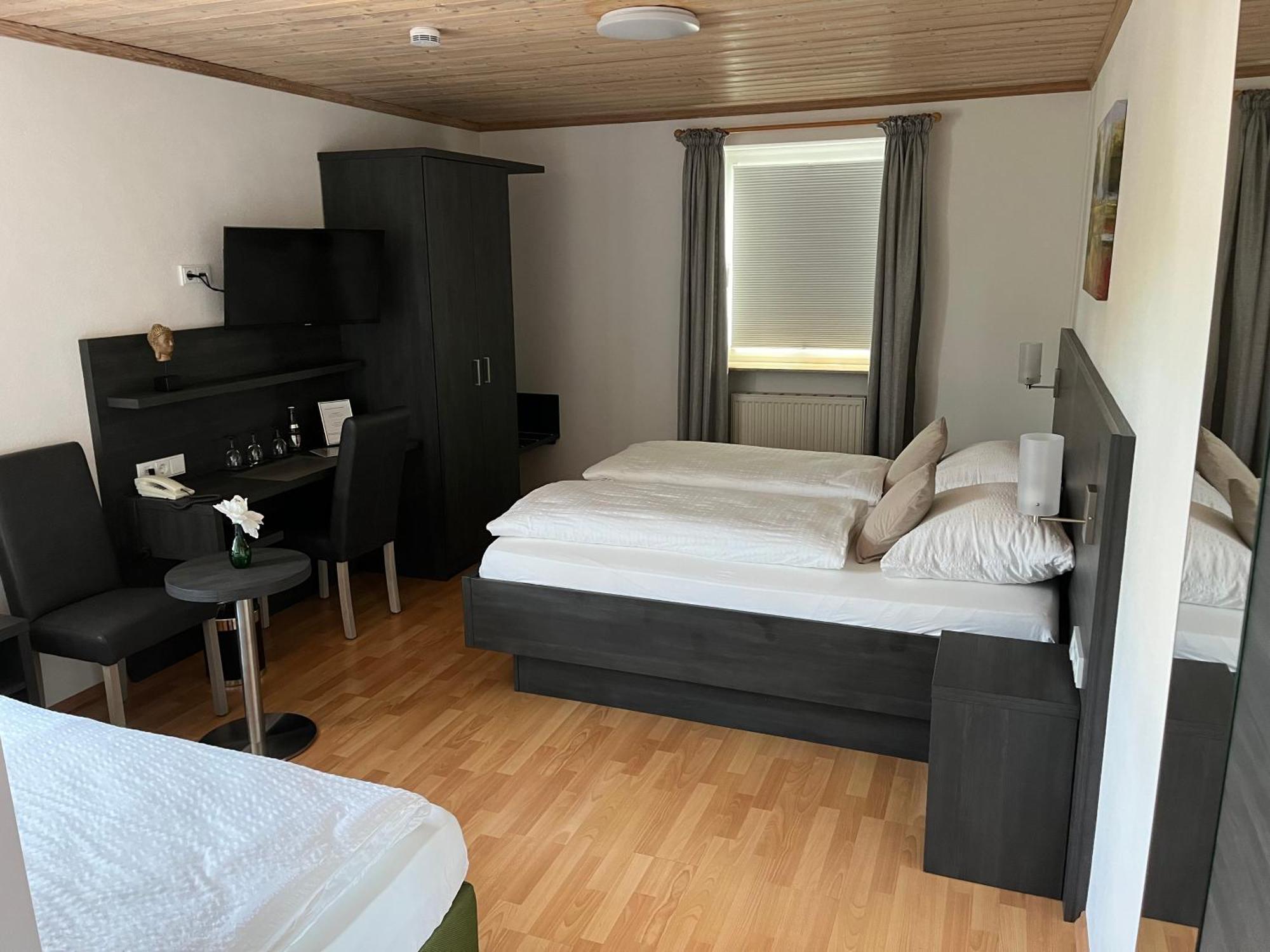 Hotel am Ludwigskanal Wendelstein Bagian luar foto